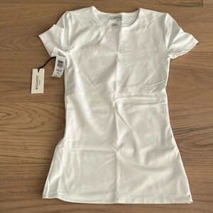 NWT Aritzia White Contour Crew Hip T-Shirt